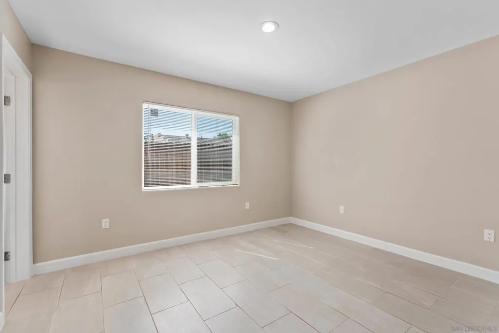 15765 Cayman Circle, Moreno Valley, California 92551 home-pic-19